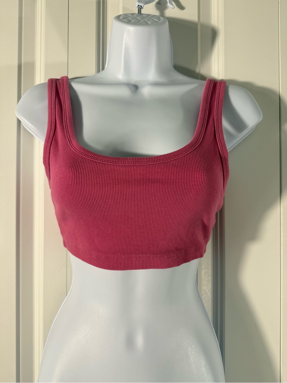 Zara Ribbed Scoop Crop Tank in Rose Pink
